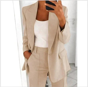 Completo Donna Elegante Bianca – Blazer e Pantaloni con Eleganza e Comfort
