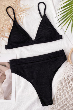 Bikini a Coste con Top a Triangolo e Slip Vita Alta