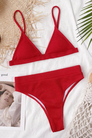 Bikini a Coste con Top a Triangolo e Slip Vita Alta