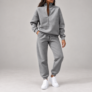 Completo Donna con Felpa Mezza Zip e Pantaloni Jogger – Calore Morbido e Comfort Quotidiano – Emilia