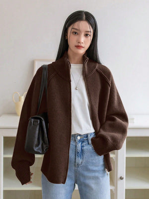 Giacca Donna Elegante Sofia – Modello Lungo con Cerniera e Collo Alto Morbido