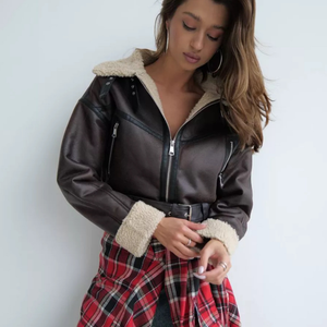 Giacca Invernale in Pile Sherpa da Donna – Calore Avvolgente e Fascino Morbido – Elena