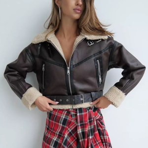 Giacca Invernale in Pile Sherpa da Donna – Calore Avvolgente e Fascino Morbido – Elena