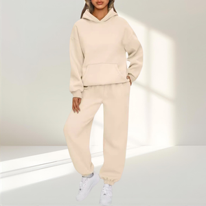 Tuta Donna con Cappuccio in Felpa – Morbida, Calda e Versatile – Martina