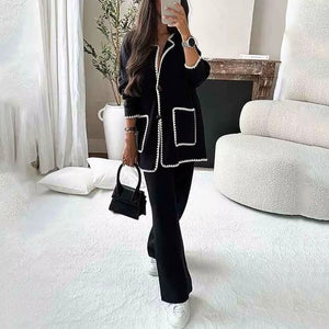 Completo Donna con Giacca Lunga e Pantaloni a Gamba Larga – Profili a Contrasto ed Eleganza – Cecilia