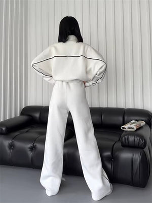 Completo Donna Sportivo con Felpa con Zip e Pantaloni a Gamba Larga – Comfort e Stile Athleisure – Chiara
