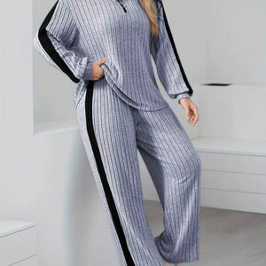 Completo Donna a Coste con Maglia Mezza Zip e Pantaloni a Gamba Larga – Righe Laterali e Comfort – Sabrina