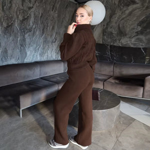 Completo Donna in Maglia con Cardigan a Trecce e Pantaloni a Gamba Larga – Eleganza Calda e Comfort – Elena
