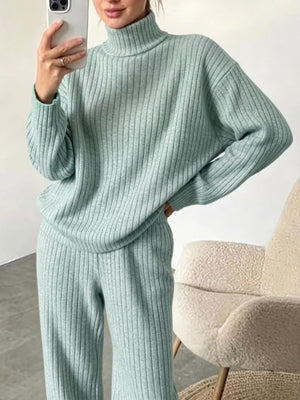 Completo Donna in Maglia a Coste con Dolcevita e Pantaloni Coordinati – Calore e Comfort – Marta