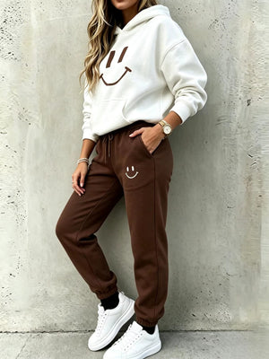 Completo Donna con Felpa con Cappuccio e Pantaloni Jogger – Design Smile e Comfort Casual – Allegra