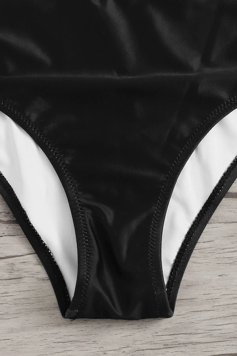 Costume Intero da Bagno a Righe e Halter Neck