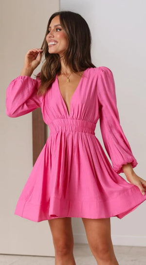 Vestito Corto Maniche Lunghe e Scollo a V