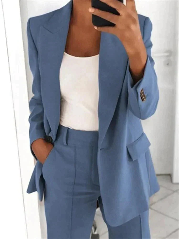 Completo Donna Elegante Bianca – Blazer e Pantaloni con Eleganza e Comfort