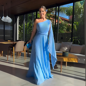 Vestito Lungo Asimmetrico Plissettato – Eleganza con Movimento