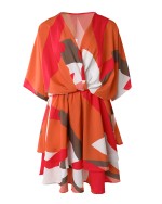 Vestito Corto Stampato con Scollo a V e Nodo Anteriore