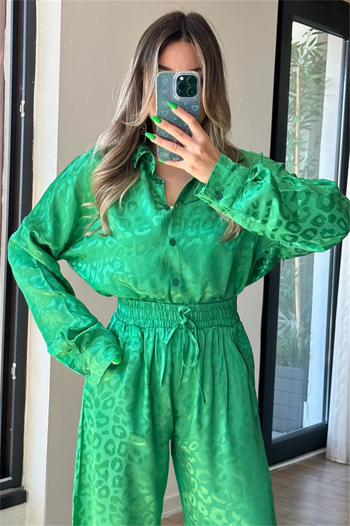 Set in Raso Stampa Leopardo - Camicia e Pantaloni