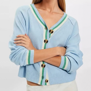 Cardigan Donna Morbido con Bottoni – Eleganza Versatile dal Giorno alla Sera – Alessia
