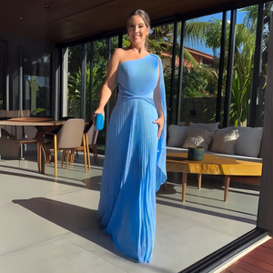 Vestito Lungo Asimmetrico Plissettato – Eleganza con Movimento