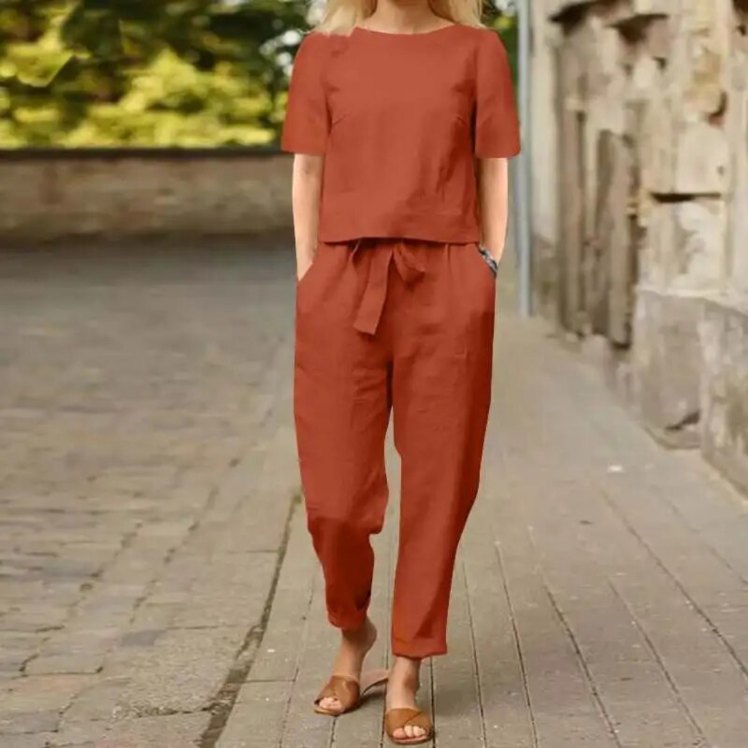 Mila – Completo Estivo in Cotone con Camicia e Pantaloni