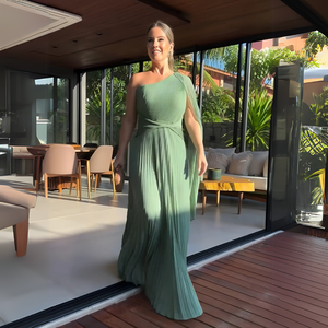 Vestito Lungo Asimmetrico Plissettato – Eleganza con Movimento