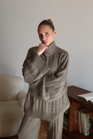 Completo Donna Invernale Elegante con Maglione e Pantaloni – Valentina