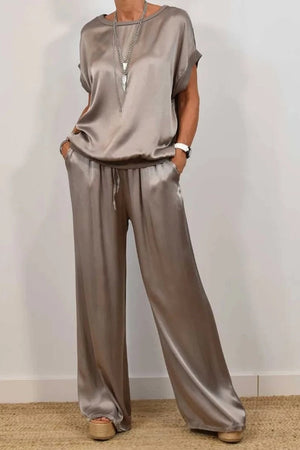 Completo Donna Elegante in Raso con Blusa e Pantalone – Valentina