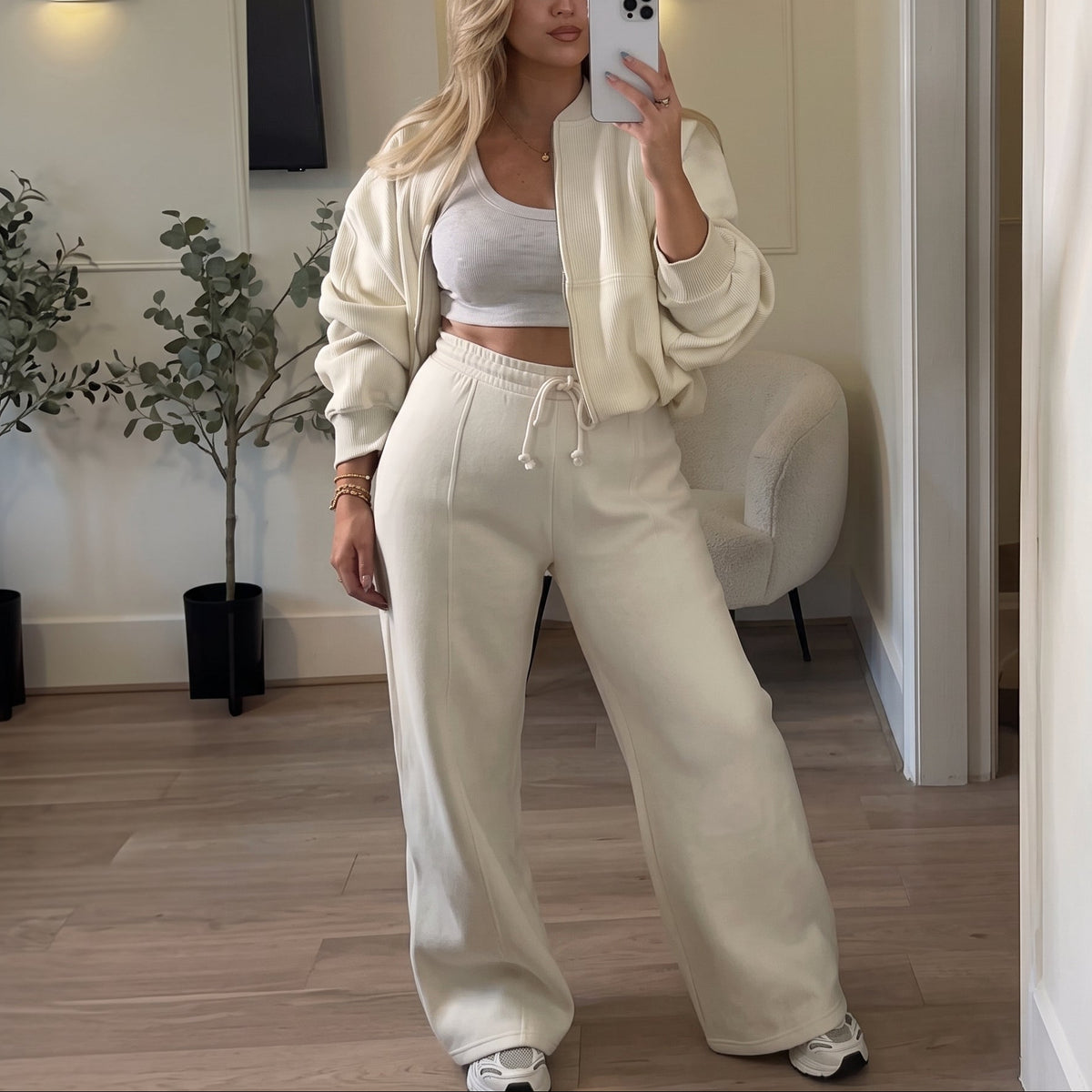 Completo Donna con Bomber Oversize e Pantaloni a Gamba Larga – Comfort Casual e Stile Minimal – Beatrice