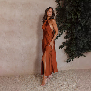 Vestito Sofia – Eleganza Fluida con Dettaglio Halter