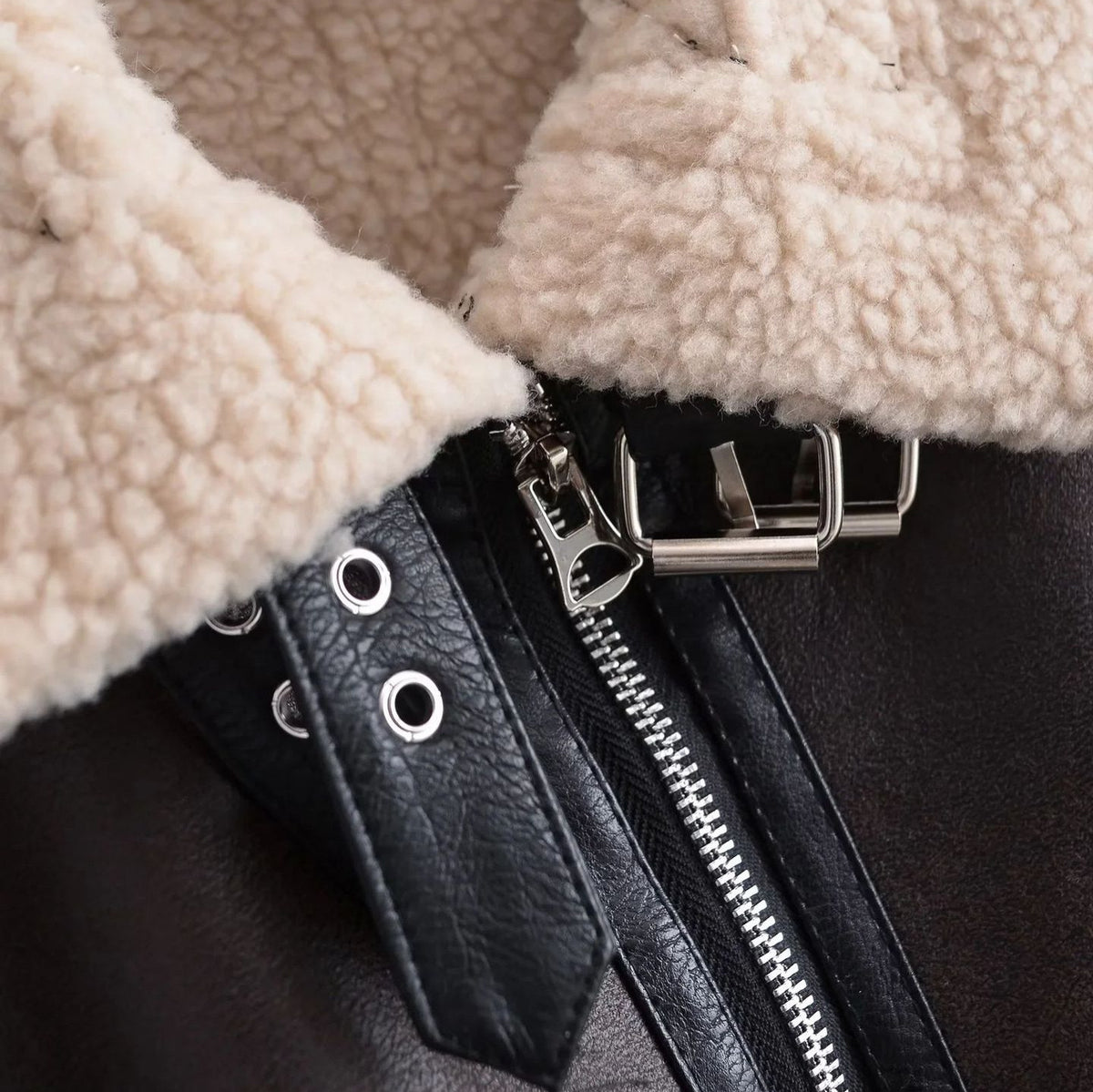 Giacca Invernale Donna in Pile Sherpa – Calore Deciso e Stile Iconico – Claudia