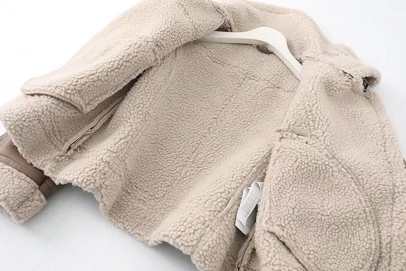 Giacca Invernale Donna in Pile Sherpa – Calore Morbido e Stile Raffinato – Caterina