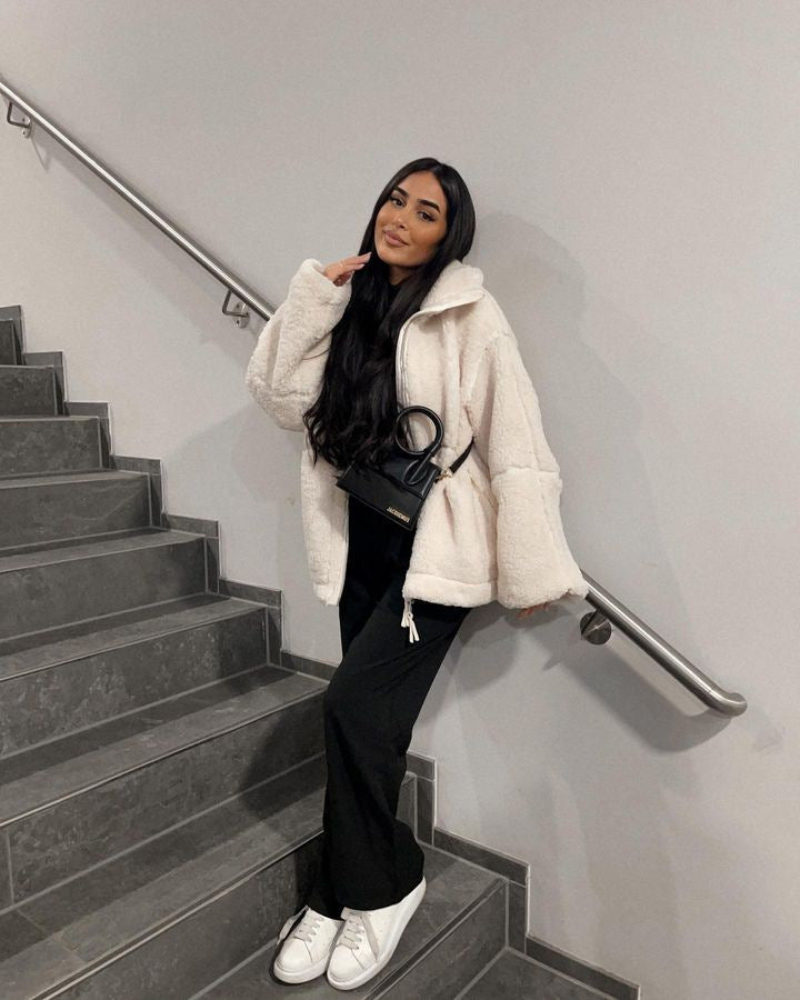 Giacca Invernale Donna in Pile Sherpa – Morbidezza, Calore e Stile Oversize – Elisa