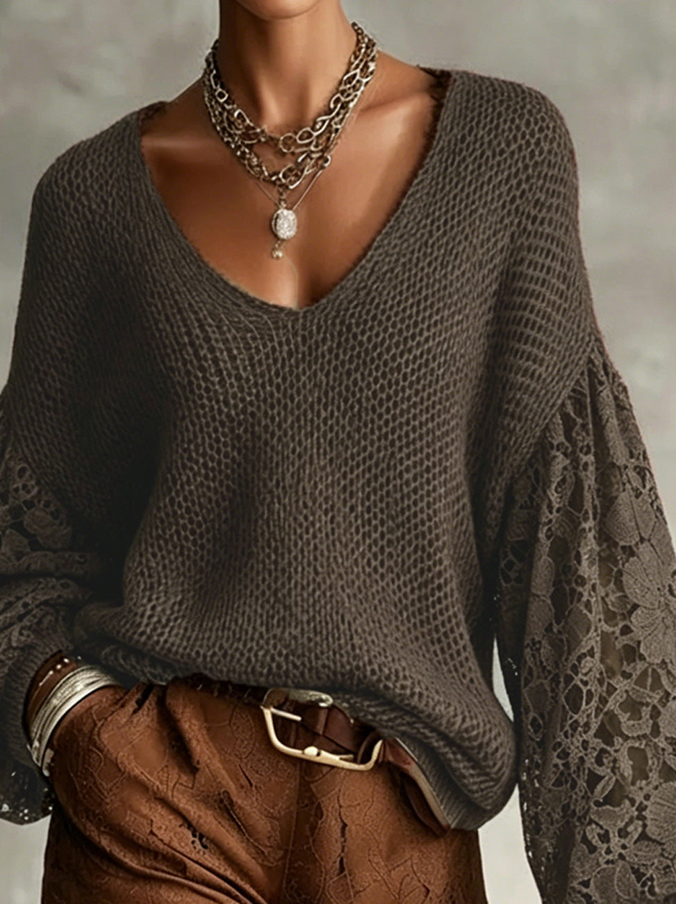 Maglia Donna Traforata con Maniche in Pizzo e Scollo a V – Stile Boho Chic – Selene