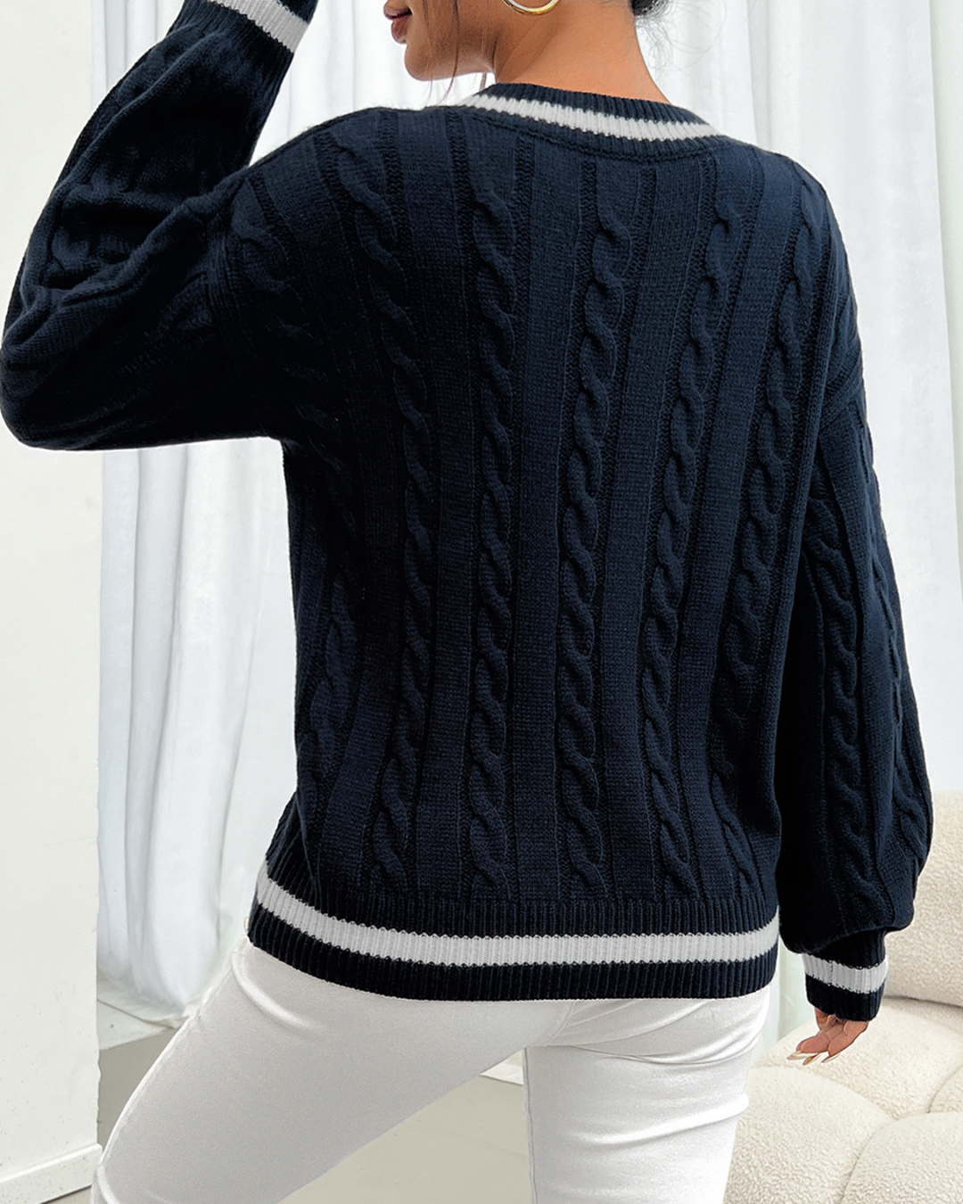 Maglione Donna Elegante con Scollo a V e Lavorazione a Trecce – Martina