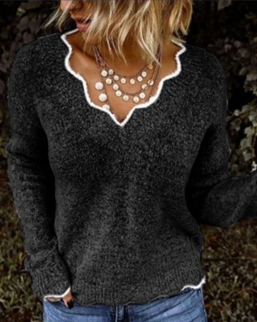 Maglione Donna Morbido con Scollo Ondulato a V – Aurora