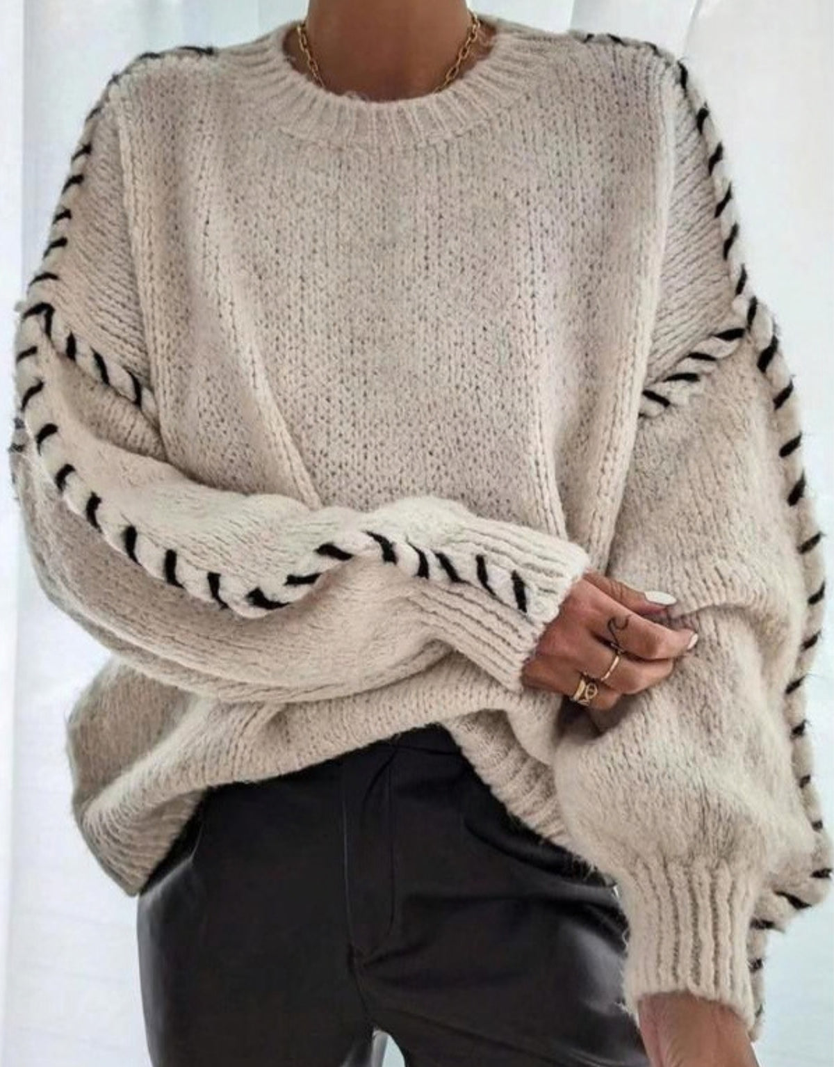 Maglione Donna Oversize con Cuciture a Contrasto sulle Maniche – Stile Artigianale – Rebecca
