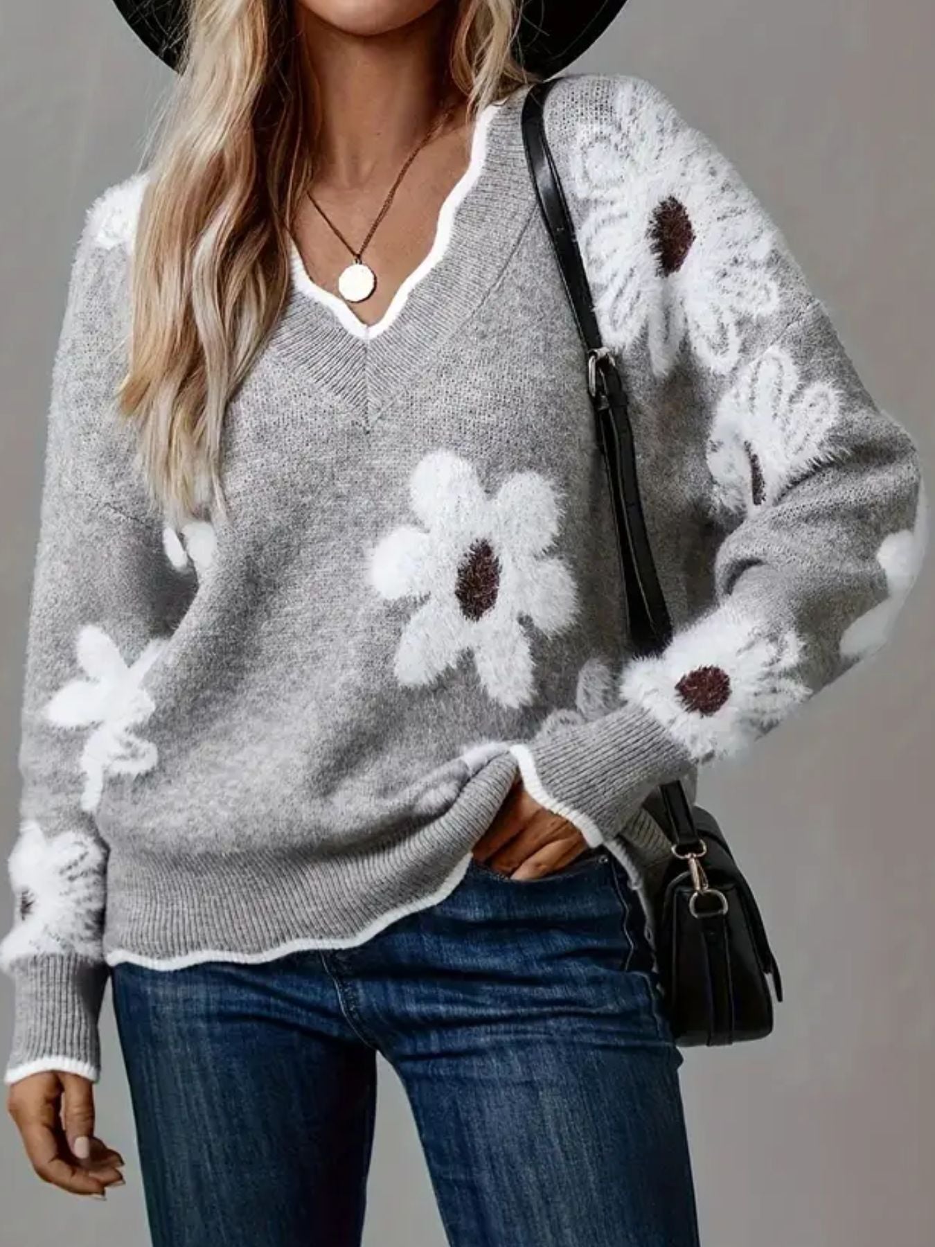 Maglione Oversize Donna con Fiori – Morbidezza, Stile e Libertà di Movimento – Dalia