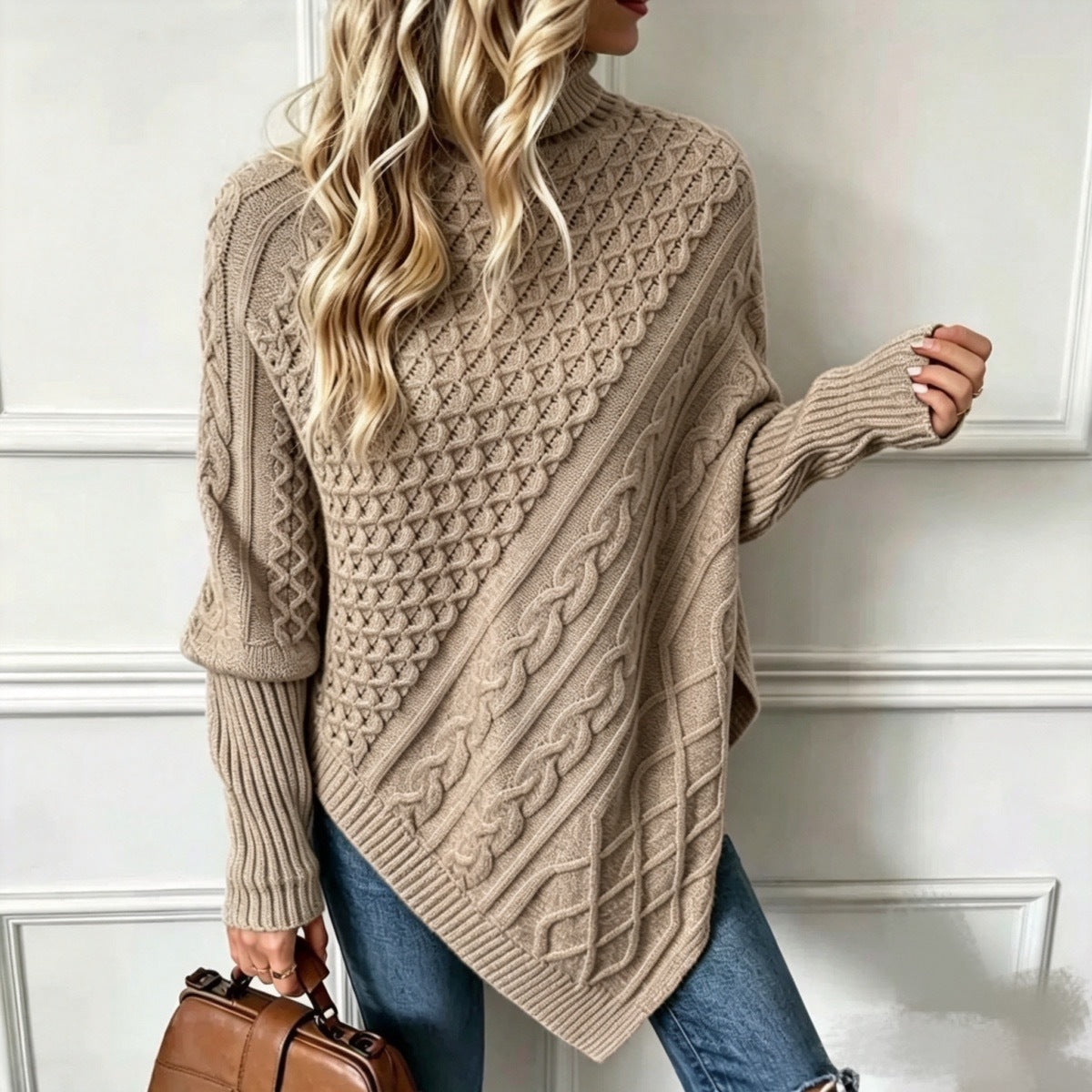 Maglione Poncho Donna a Collo Alto con Lavorazione a Trecce – Eleganza Avvolgente – Beatrice