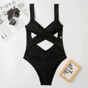 Malta – Costume Intero Nero con Incrocio Frontale e Tagli Cut-Out