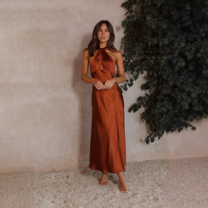 Vestito Sofia – Eleganza Fluida con Dettaglio Halter