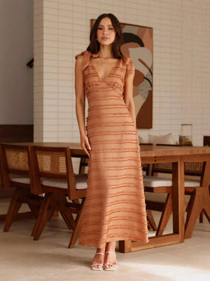 Vestito Lungo Testurizzato con Spalline a Fiocco