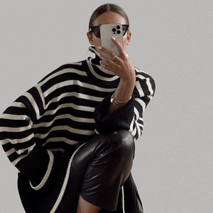 Pullover in Maglia a Righe Oversize con Collo Alto