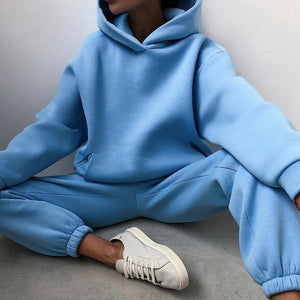 Tuta Donna Oversize con Cappuccio – Morbidezza e Stile Minimal per le Tue Giornate – Sofia