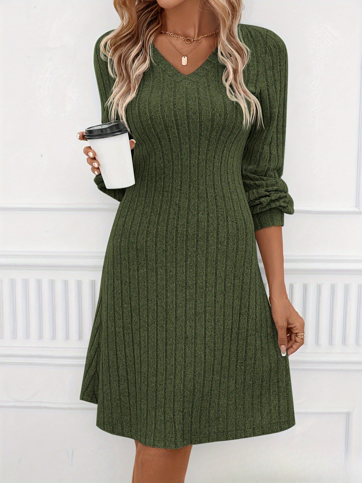 Vestito Donna Invernale Elegante in Maglia a Costine con Scollo a V – Sofia