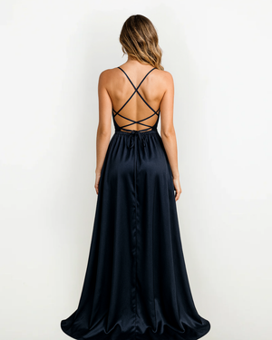 Vestito Elegante in Raso con Spacco – Abito da Cerimonia Lungo e Femminile