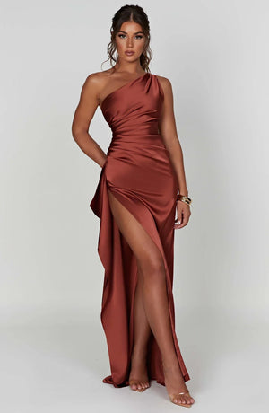 Vestito Lungo Elegante Satinato con Spacco