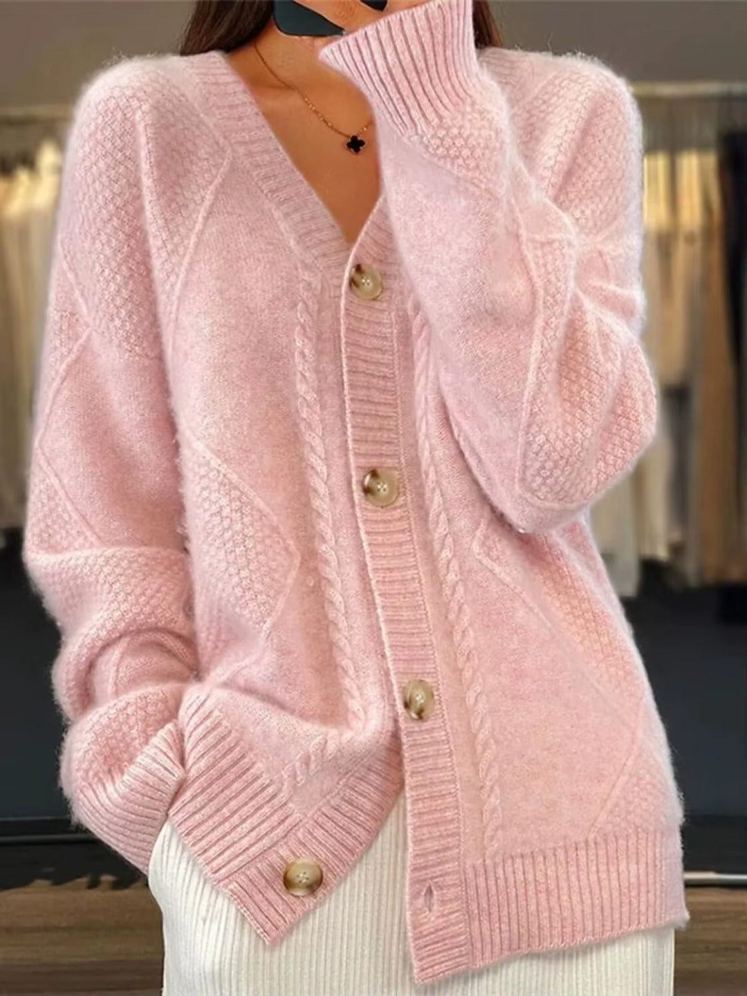 Cardigan Donna Morbido e Avvolgente – Eleganza Romantica per Ogni Giorno – Rachele