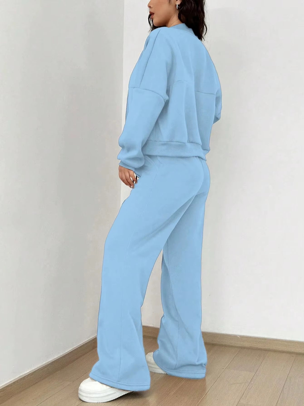 Completo Donna con Giacca con Zip e Pantaloni a Gamba Larga – Comfort e Stile Casual – Alessia