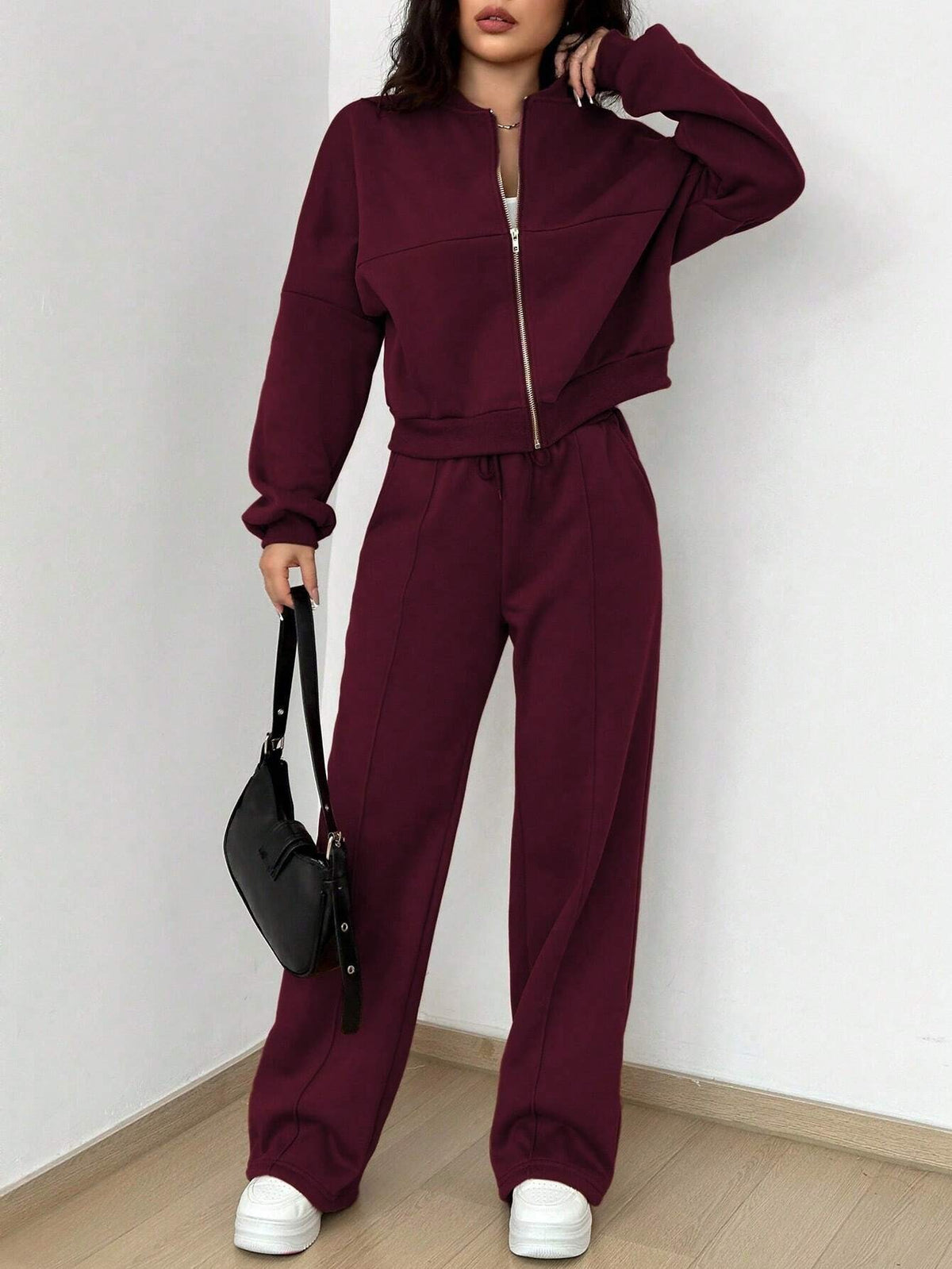 Completo Donna con Felpa con Zip e Pantaloni a Gamba Larga – Linee Strutturate e Comfort – Diana