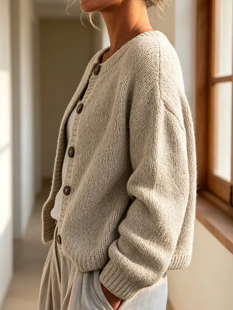 Cardigan Donna Morbido con Bottoni – Eleganza Naturale per Ogni Giorno – Lucia