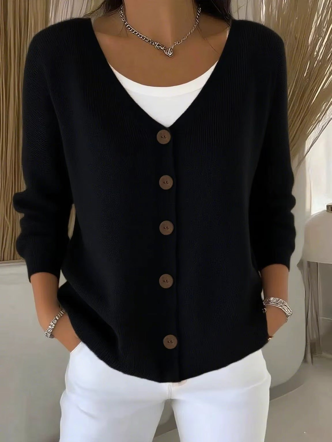 Cardigan Donna Morbido con Scollo a V – Semplice Eleganza per Ogni Giorno – Daniela